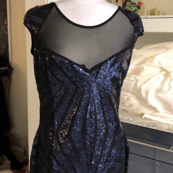 Fits 8-10 Blue sequin mesh top mini - Picture 7 of 7